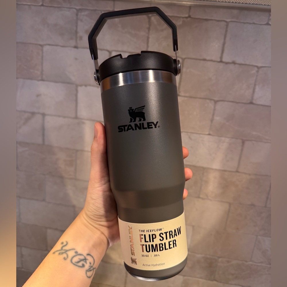 Stanley 30 oz Stainless Steel Ice Flow Flip Straw Tumbler grey